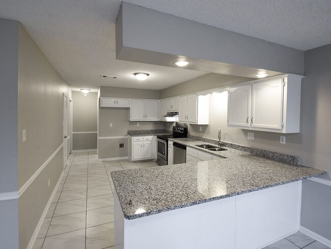 Building Photo - 7298 Ashley Oaks Dr