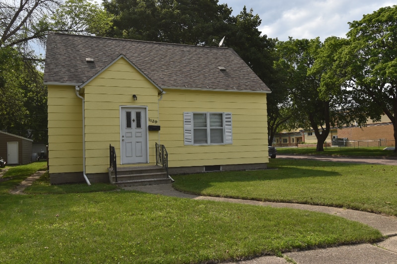 Foto principal - 1129 N Elm St
