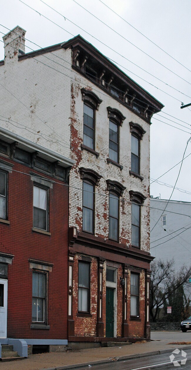 Building Photo - 2419 Vine St