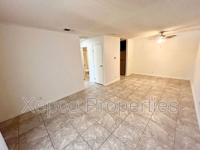 Building Photo - 2857 N Los Felices Rd