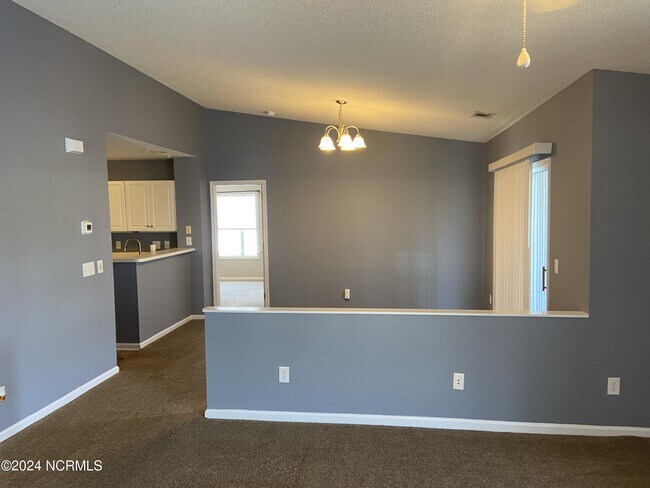 Building Photo - 4120 Breezewood Dr