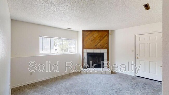Building Photo - 445 Van Buren St