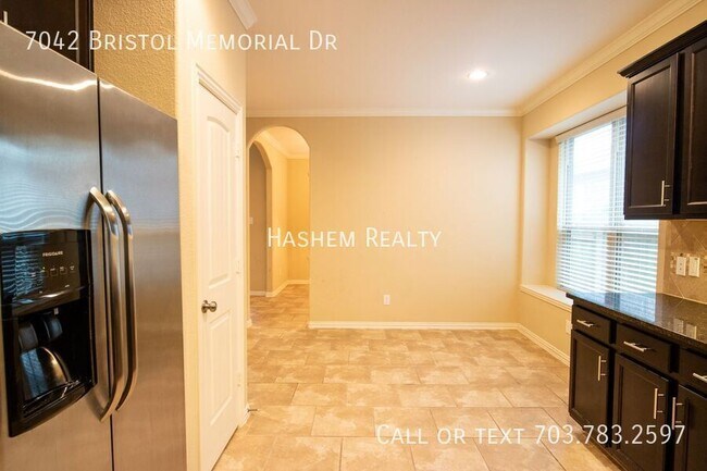 Building Photo - 7042 Bristol Memorial Dr