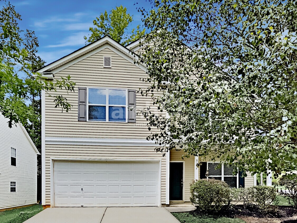 Foto principal - 8104 Nikki Cole Dr