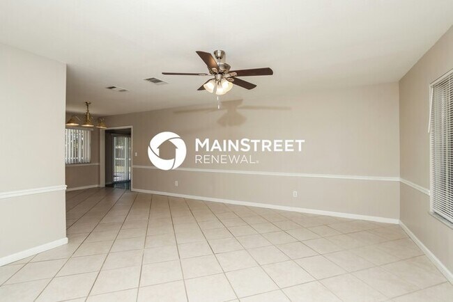 Building Photo - 3 Bedroom Pet-Friendly Home in Vero Beach, FL with Main Street Renewal