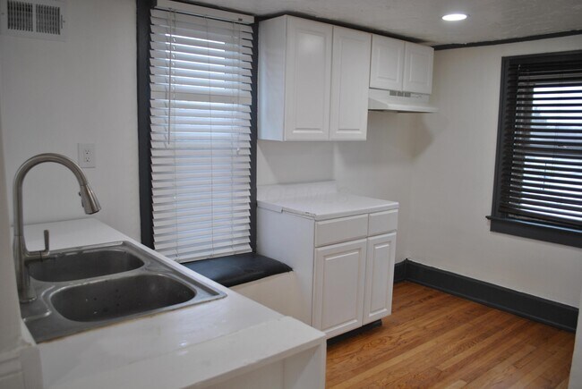 Foto del edificio - 3711 Broadway