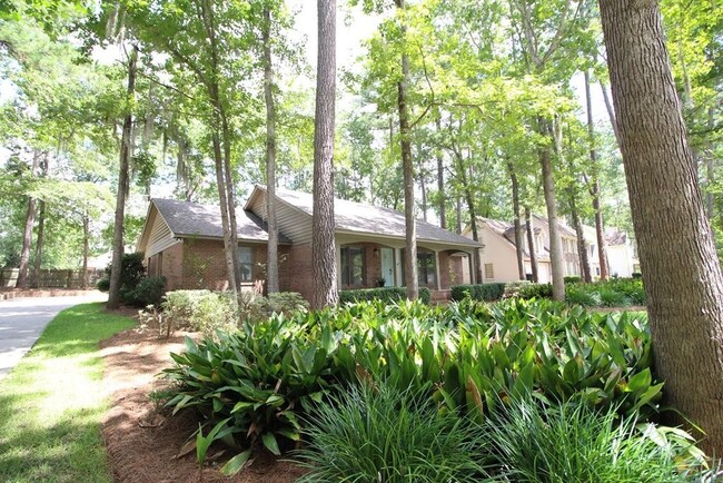 Foto del edificio - Magnolia Plantation Home