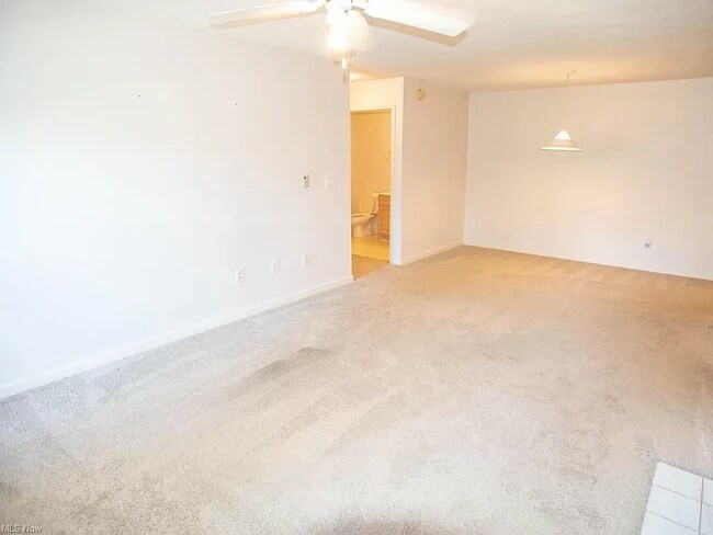 Foto del edificio - 28340 Center Ridge Rd
