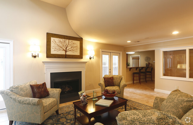 Interior Photo - Highlands at Olde Raleigh
