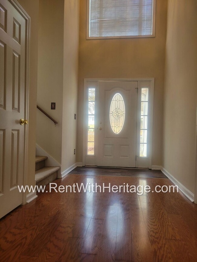 Foto del edificio - WOW!!...GORGEOUS HOME/HARDWOOD FLOORS/ UPGRADES GALLORE / SWIM - TENNIS