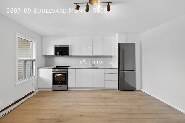 Photo du bâtiment - 5807-09 Bd Monk