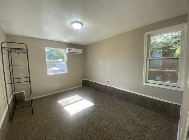 Foto del edificio - 3 Bedroom House Available The Village