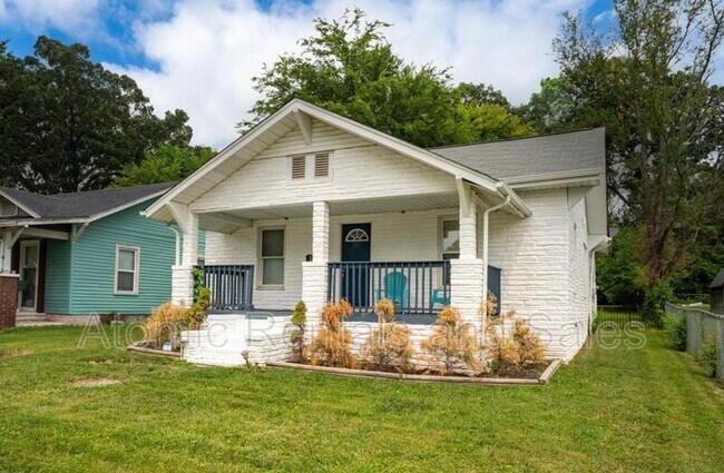 Building Photo - 717 E Oldham Ave