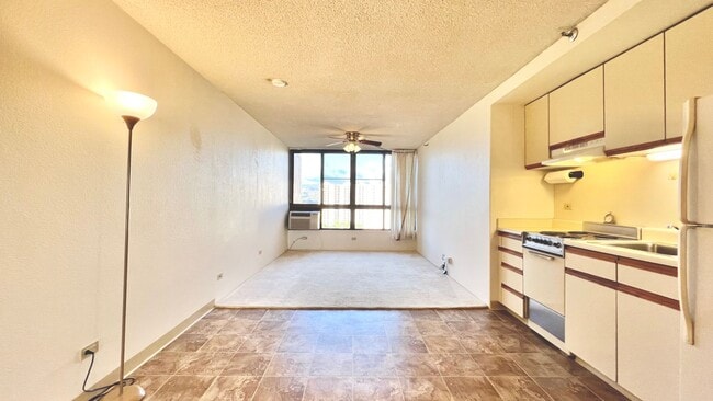 Building Photo - BEAUTIFUL GOLF COURSE VIEWS - SALT LAKE ST...