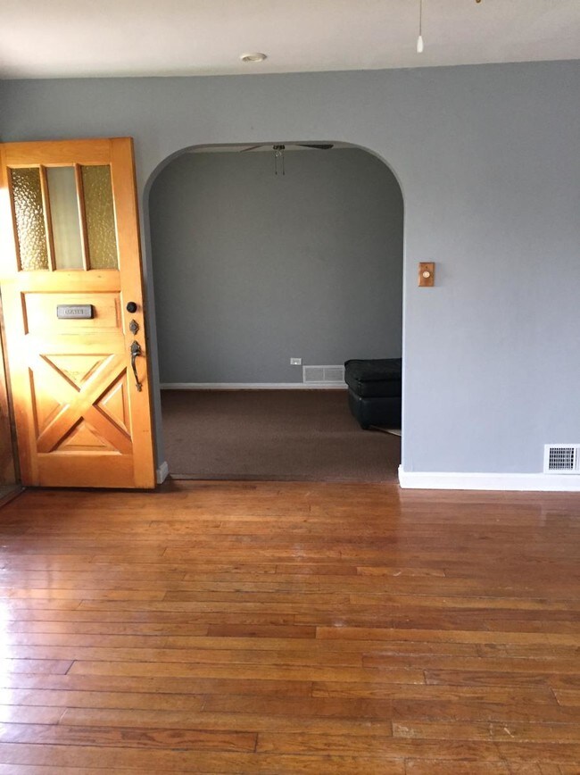 206 W Irving Park Rd, Bensenville, IL 60106 House Rental in