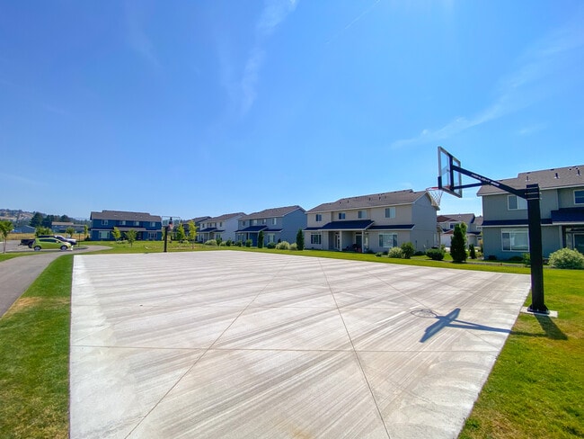 Building Photo - Diamond Rock Rentals