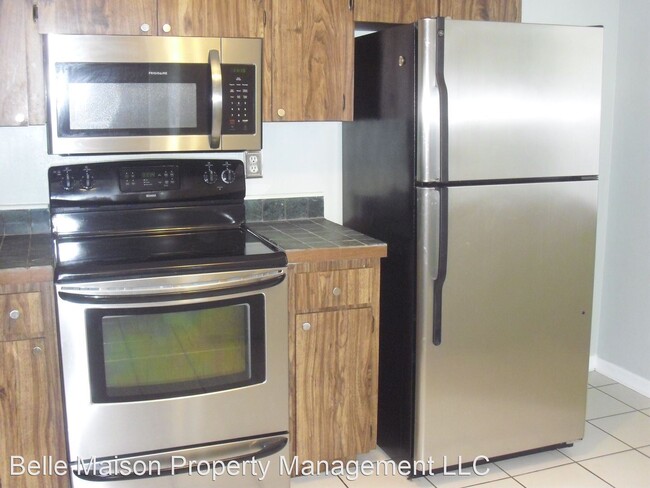 Building Photo - 1 br, 1.5 bath House - 201 W Laurel St #304