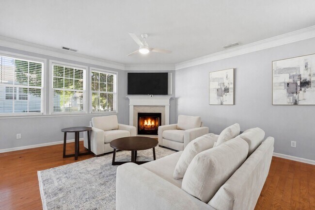Foto del edificio - 605 Lofty Ln