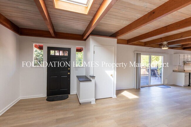 Building Photo - 2 br, 1.5 bath House - 34A Scenic Rd