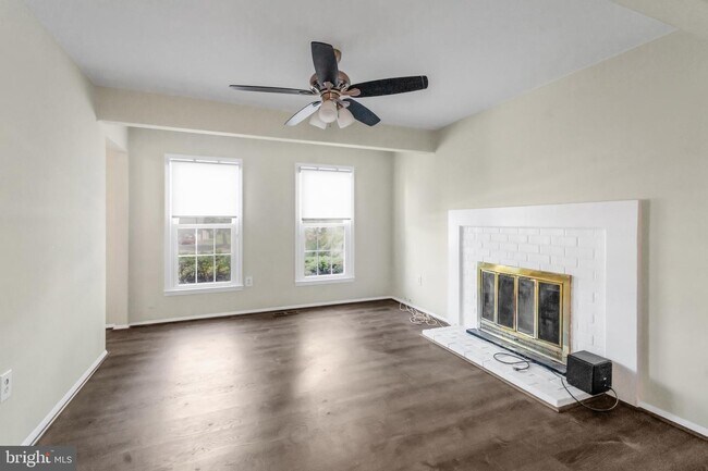 Building Photo - 12029 Stuart Ridge Dr