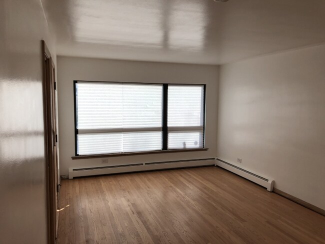 Building Photo - 3316 W 79th St