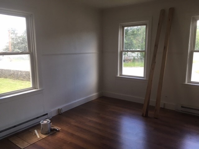 Interior Photo - 458 Norwich Ave