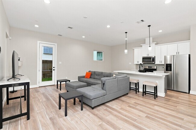 Foto del edificio - 8324 Curry Rd
