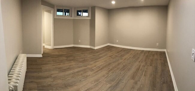 Photo du bâtiment - 646 Broadview Av