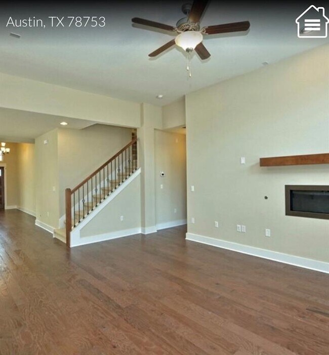 Building Photo - 836 Waterfall Way