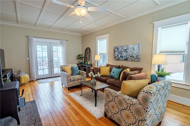 Foto del edificio - 1 br, 1 bath House - 121 N 5th Street Alley