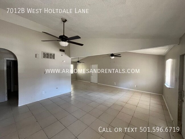 Foto del edificio - 7012B West Holtdale Lane-