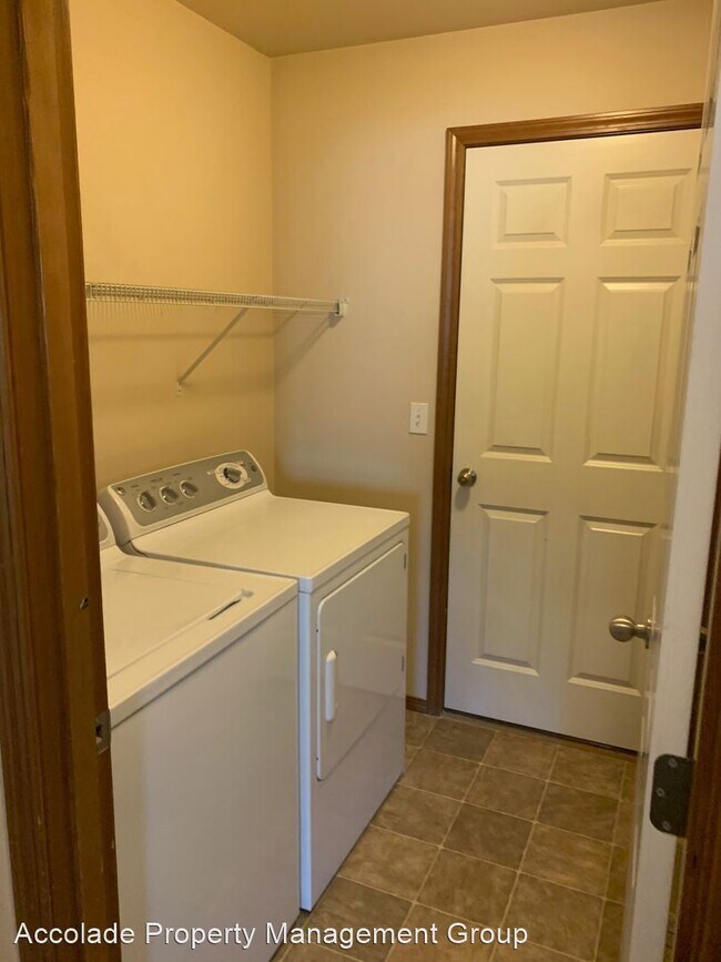 Building Photo - 4 br, 2 bath House - 209 West Maci Court