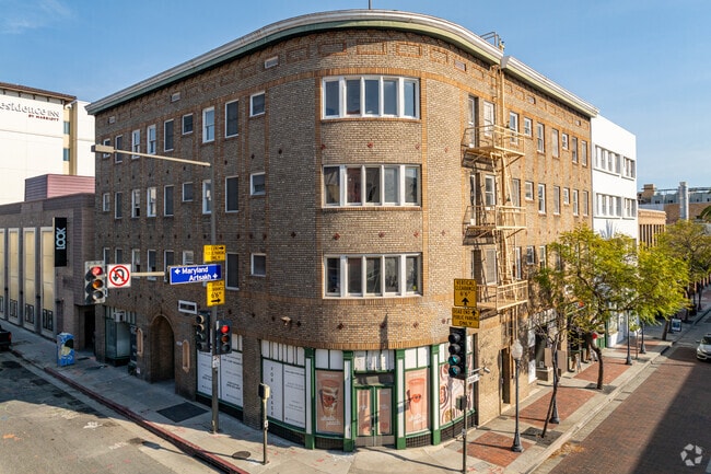 Building Photo - 202 E Wilson Ave