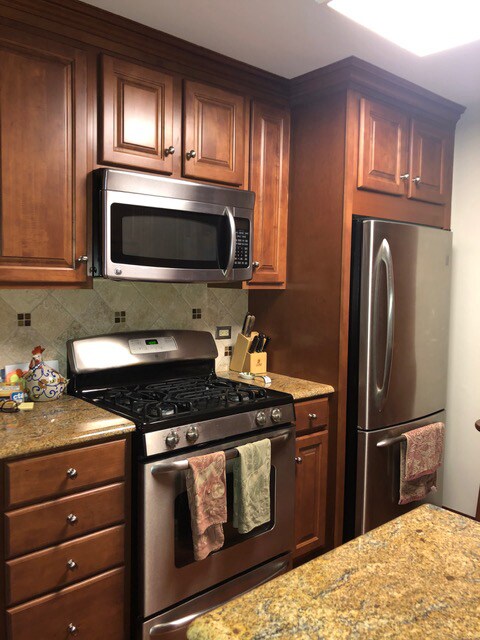Stainless steel appliances - 533 N Deer Run Dr