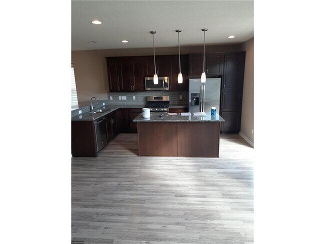 Foto del edificio - 5126 95th Ln N