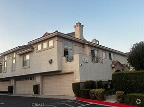 Building Photo - 932 N Turner Ave