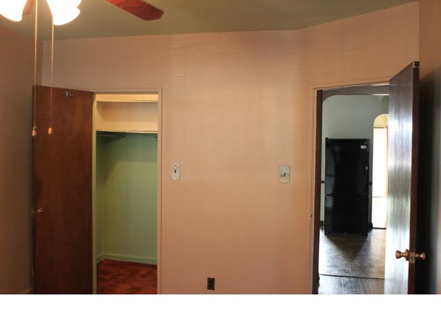 Building Photo - 793 E 48th St