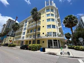Foto principal - 1212 E Whiting St