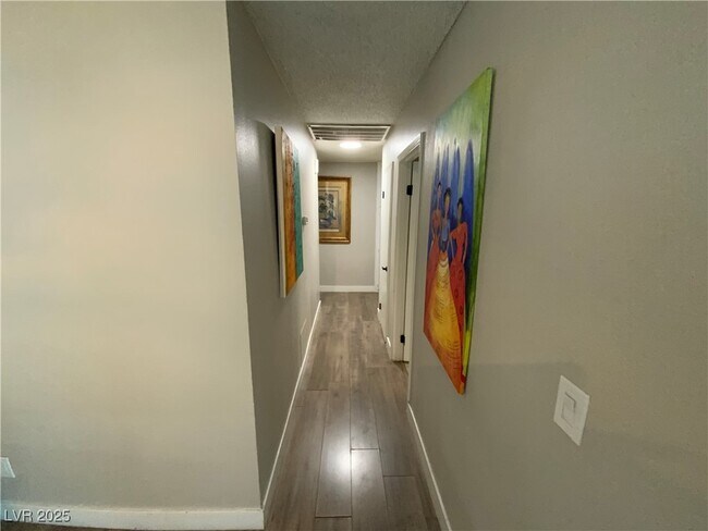 Foto del edificio - 5544 Spencer St