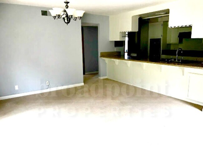 Building Photo - 10326 Oak Ranch Ln