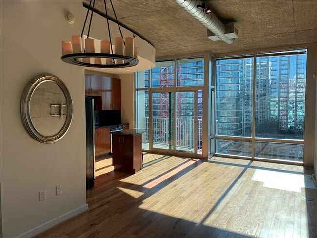 Building Photo - 923 Peachtree St NE