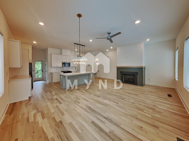 Building Photo - 1541 Millwood Pl