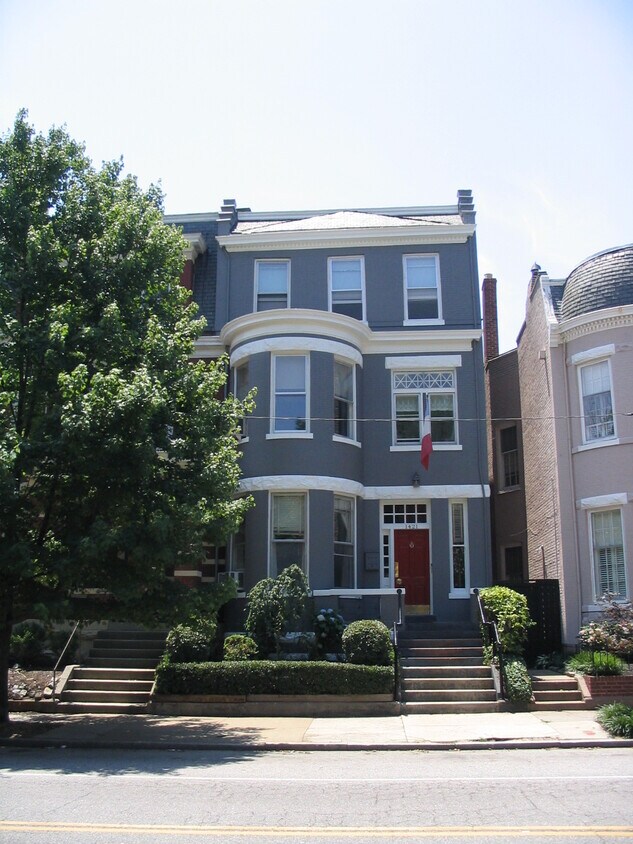 Primary Photo - 1421 Grove Ave