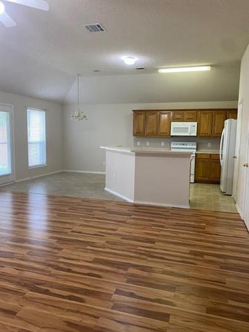 Building Photo - 923 Glory Dr