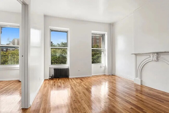 Building Photo - 11 Abingdon Square