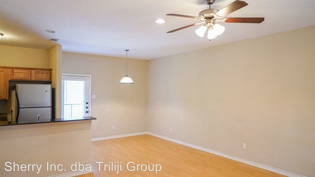 Building Photo - 151-157 Bentwood Dr