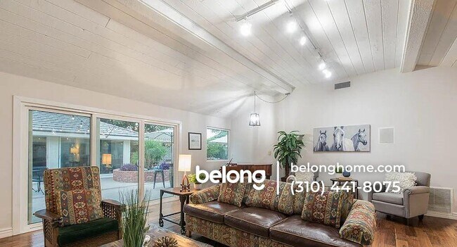 Foto del edificio - 22243 Craggyview St