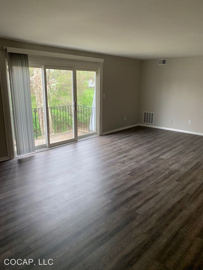 Foto del edificio - 4420 Flowerdale Ave