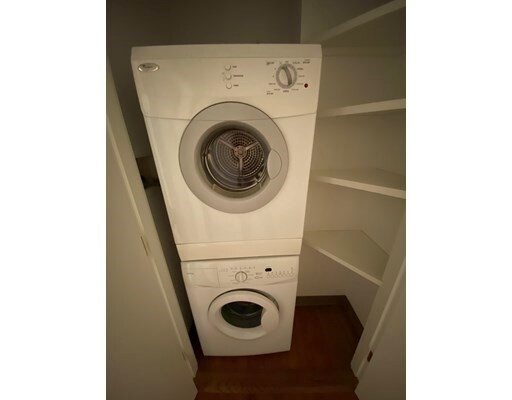 Building Photo - 98 Hancock St