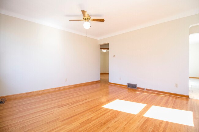 Building Photo - 2859 Boxwood Rd